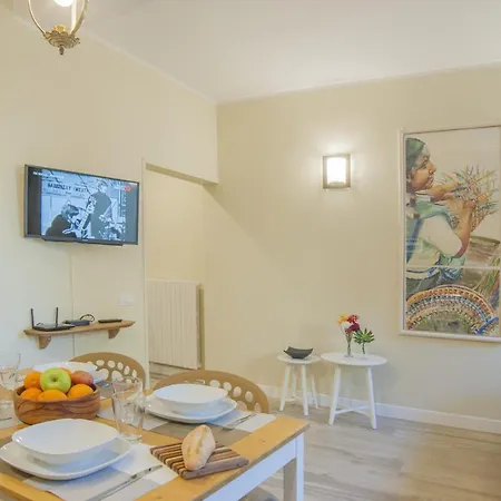Neruda Apartment Florence