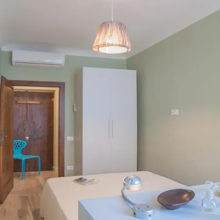 Apartment Neruda