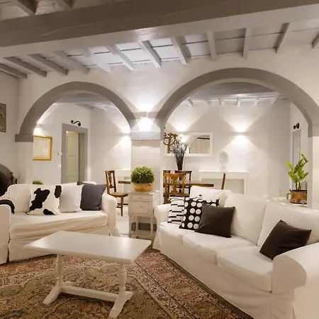 Elegant & Stylish Center Florence