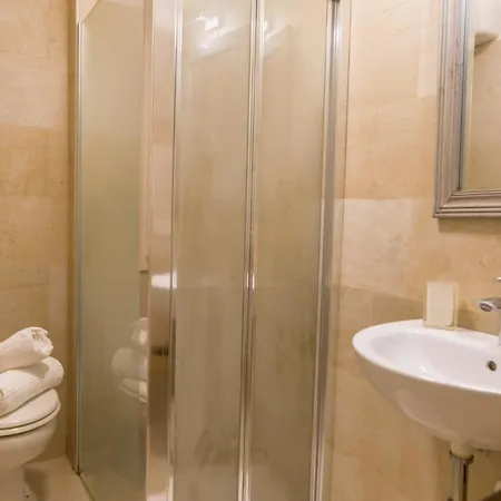 Apartment Ponte Vecchio 3 Bedroom Florence