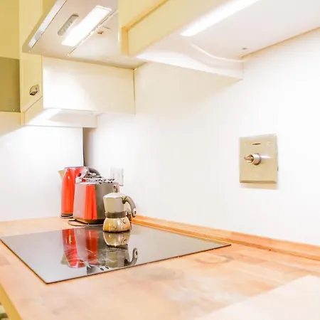 Ponte Vecchio 3 Bedroom Apartment *