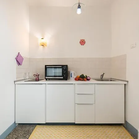 Apartment Pilastri Flat Florence