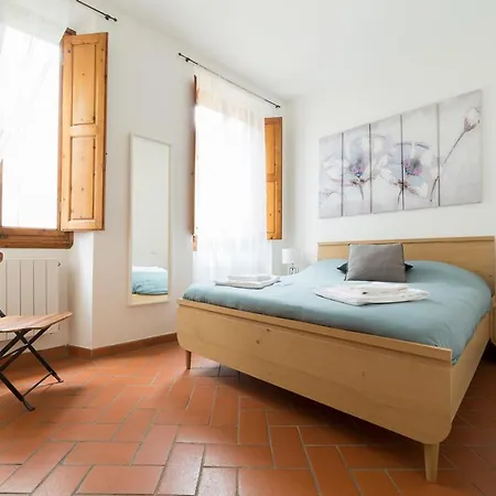 Santa Maria Novella 6 Sleeps Near The Station Apartment