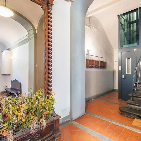 Lorenzo De' Medici Family Apartment *