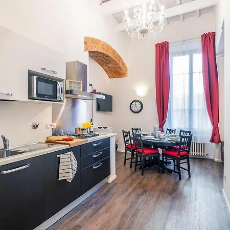 Lorenzo De' Medici Family Apartment Florenz