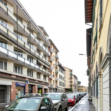 Giovanni Angelico Wood And Design Apartment