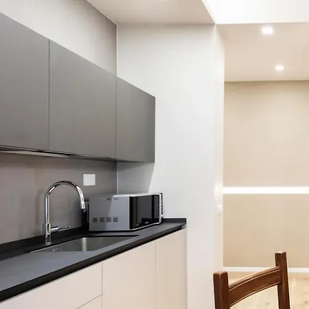 Giovanni Angelico Wood And Design Apartment