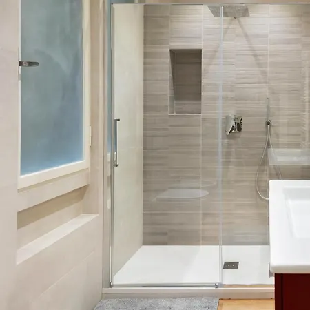Giovanni Angelico Wood And Design Apartment