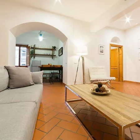 Apartment Santa Maria Novella 6 Sleeps Near The Station