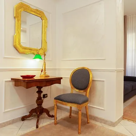 Ponte Vecchio Luxury Penthouse *