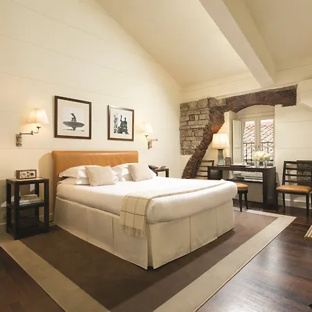 Gallery Art - Lungarno Collection Hotel