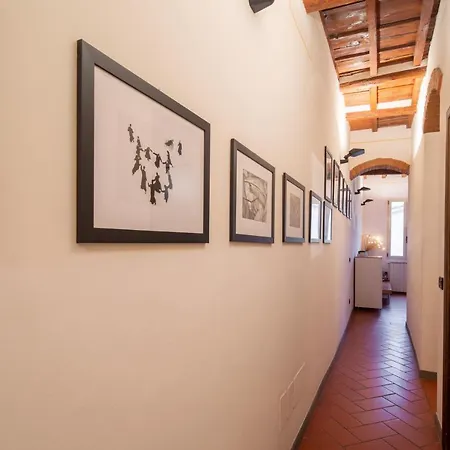 Santa Monaca Apartment Florence