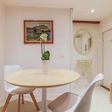 Duomo Romantic Nest Apartment