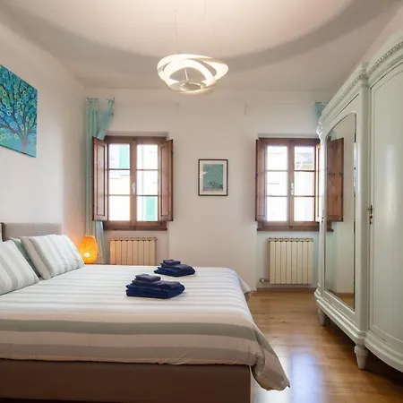 Apartment Sant'ambrogio Charming Flat *