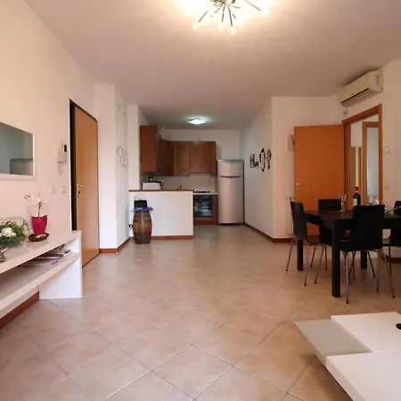 La Terrazza Di Claudia Apartment
