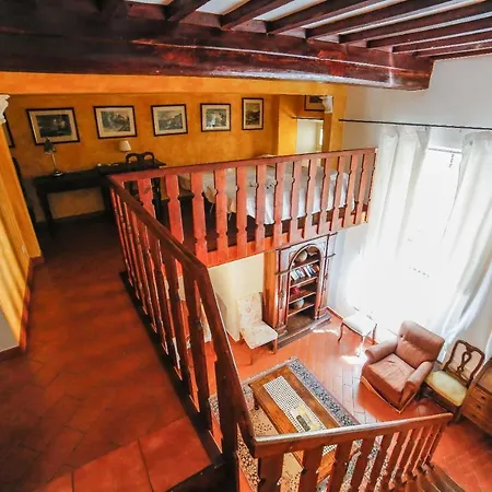 Traditional Close To The Duomo - Private Yard! Apartment