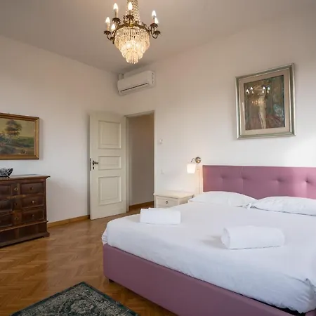 Aldobrandini Hotel *