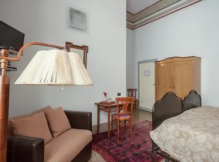 Casa Rovai Bed & Breakfast 3*