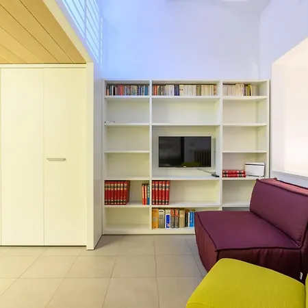 - San Lorenzo Market Apartment Florence