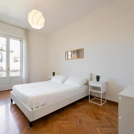 Roommo Artisti Apartment Florence