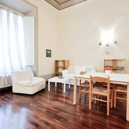 Apartment Tornaquinci Palace *