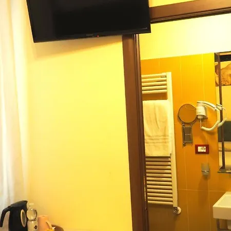 Ester Hotel 3*