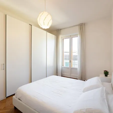 Roommo Artisti * Florence