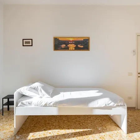 Apartment Roommo Artisti