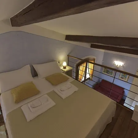 Sani Tourist House 3*