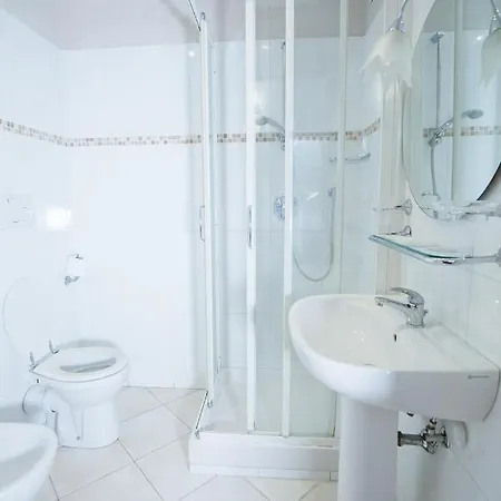 Angelica Hotel 2*