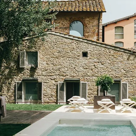 Riva Lofts 4*