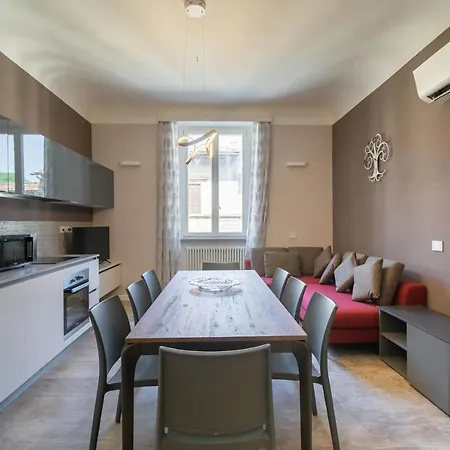 Magenta Luxury Apartment
