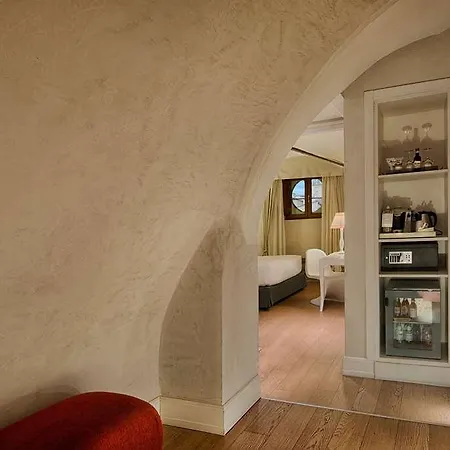 Nh Collection Porta Rossa Hotel 5*