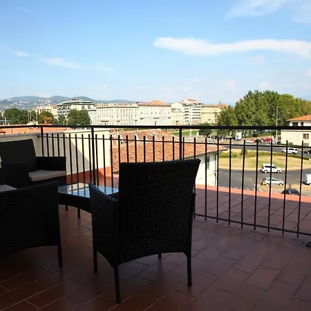 לינה וארוחת בוקר La Terrazza Di Paola *