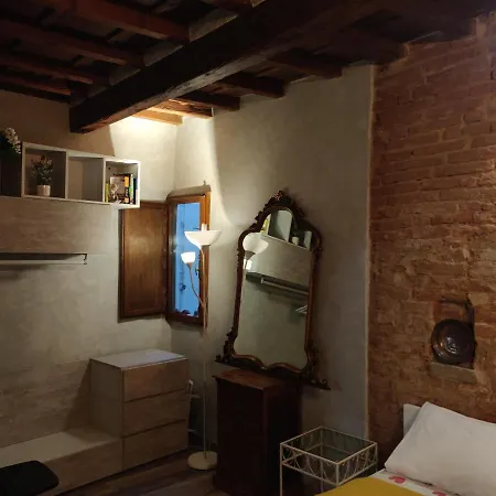 San Lorenzo Church Apartment *