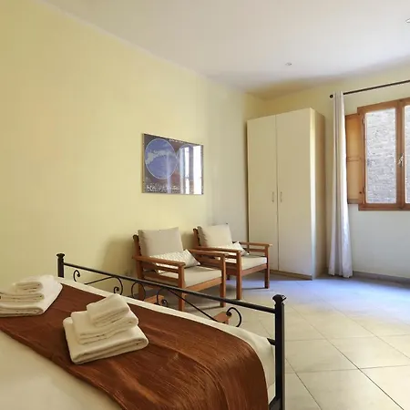 Apartment At 4 For Florenz