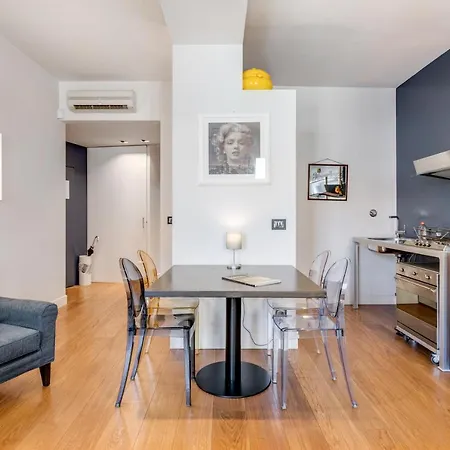 Apartment Piazza Santa Croce Design With Balcony Florence