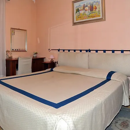 Residenza Cantagalli Bed & Breakfast 2*