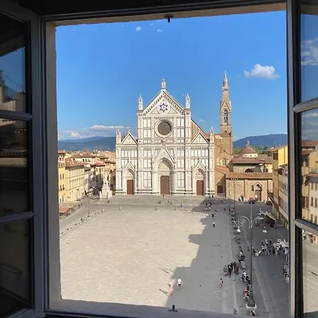Attico In Piazza Santa Croce Apartamento