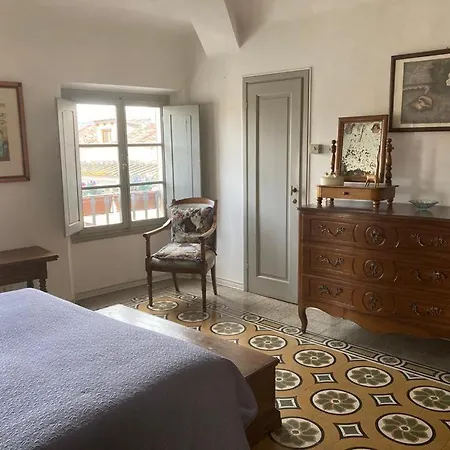 Attico In Piazza Santa Croce Apartamento Florença