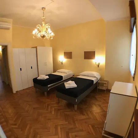 Ponte Vecchio 4 Bedrooms Florence