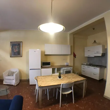 Ponte Vecchio 4 Bedrooms *