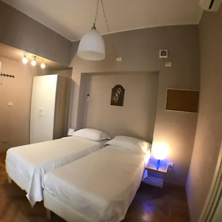 Ponte Vecchio 4 Bedrooms Apartment