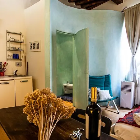 Appartement Studio In Tornabuoni Within A Renaissance Building Florence
