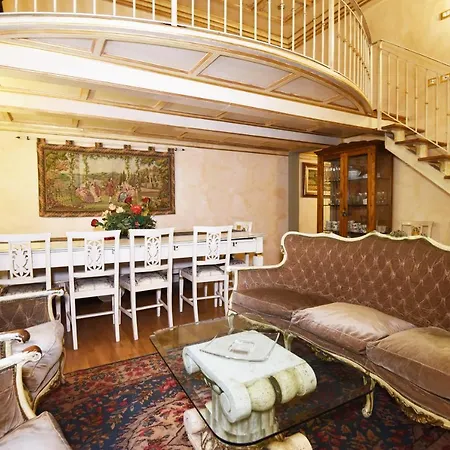 Italian Experience-suite Medici Loft 8 Florence