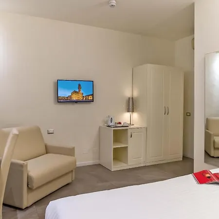 Hotel Accademia 3*