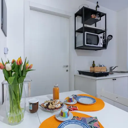 Ruote Apt - Dolcevita Holiday * Firenze