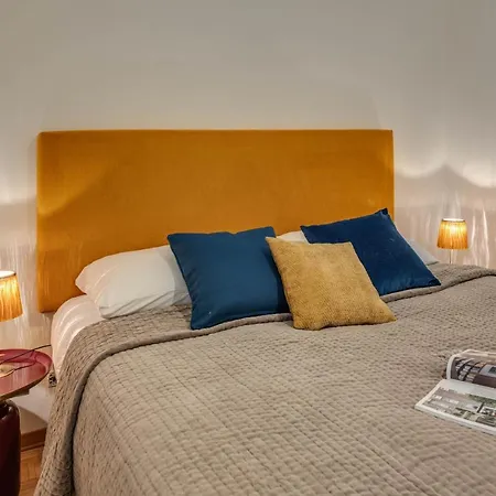 Apartment - Honey *