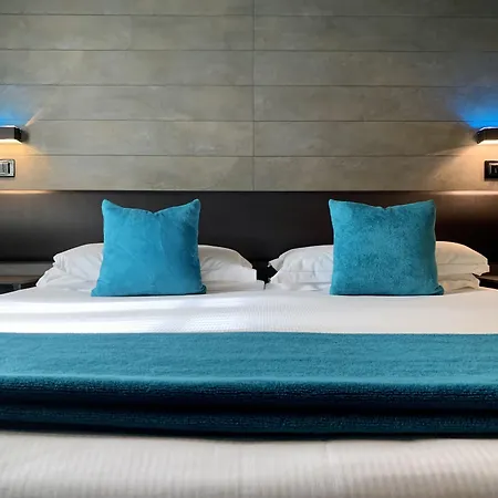 Globus Urban Hotel