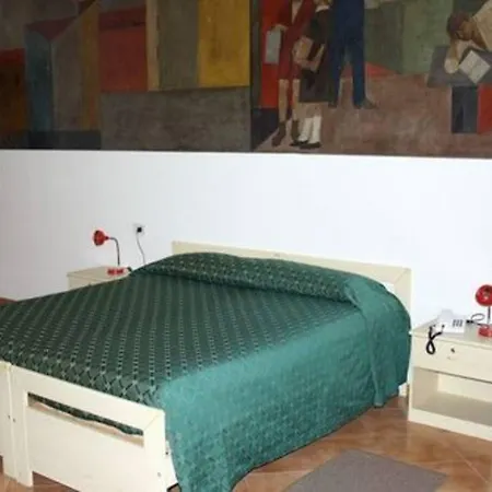 Bodoni Hotel